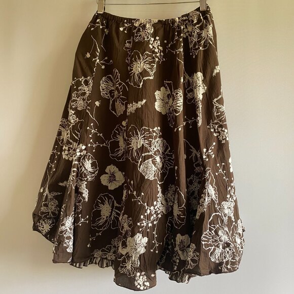 Chico's Brown Tiered Skirt White Floral Print Chico's Size 0 US Size 4 - Picture 3 of 11